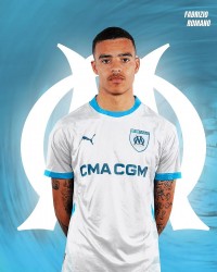 Mason Greenwood được CĐV Marseille chào đón nồng nhiệt tại sân bay