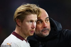 HLV Pep Guardiola khẳng định tiền vệ De Bruyne sẽ không rời Man City