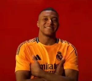 Mbappe rạng rỡ ra mắt trang phục thi đấu Real Madrid trên sân khách